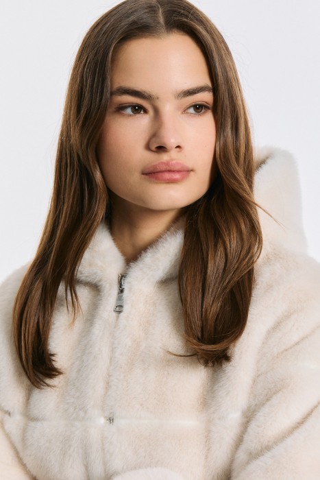 шуба из искусственного меха из россии вид сбоку