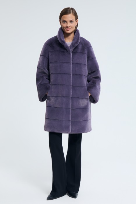 шуба из искусственного меха от бренда снежная королева вид слева