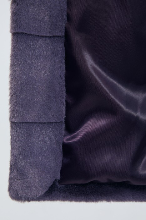 шуба из искусственного меха по цене 13860 руб вид справа