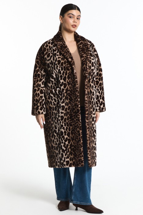 шуба из искусственного меха от бренда снежная королева вид слева