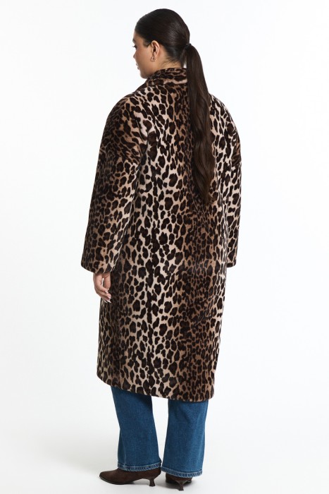 шуба из искусственного меха по цене 17120 руб вид справа