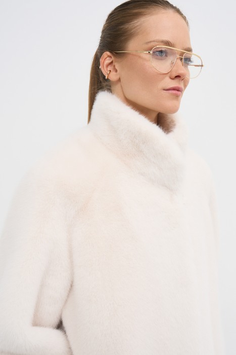 шуба из искусственного меха из россии вид сбоку