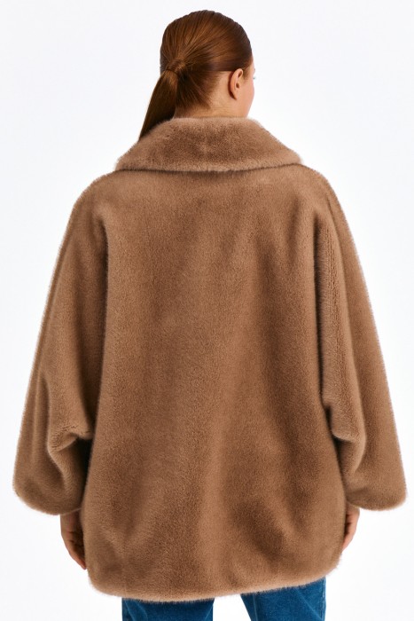 шуба из искусственного меха из россии вид сбоку