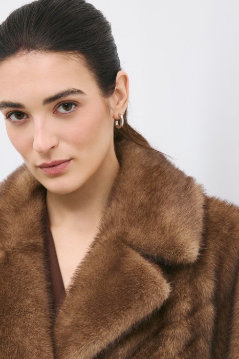 шуба из искусственного меха из россии вид сбоку