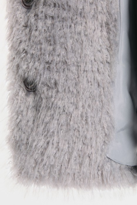 шуба из искусственного меха по цене 6920 руб вид справа