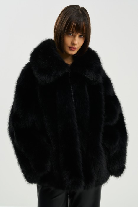 шуба из искусственного меха от бренда снежная королева вид слева