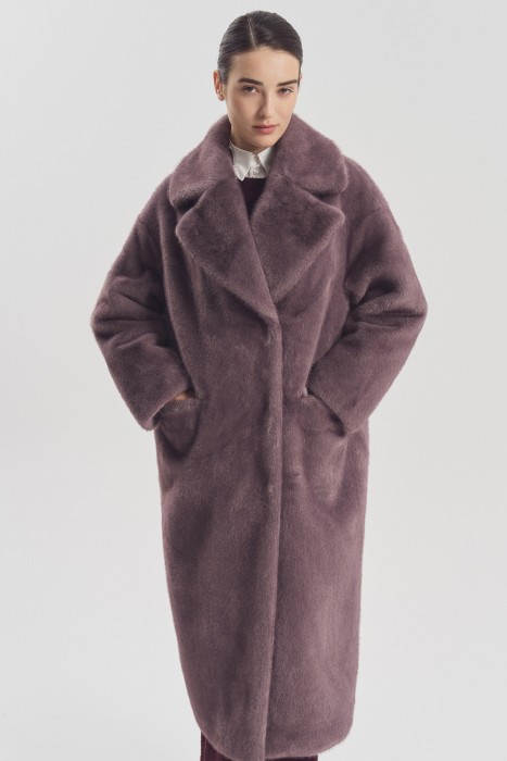 шуба из искусственного меха от бренда снежная королева вид слева