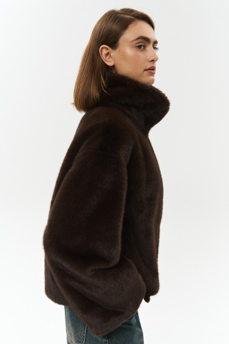 шуба из искусственного меха из россии вид сбоку