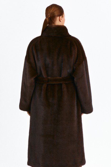 шуба из искусственного меха по цене 16310 руб вид справа