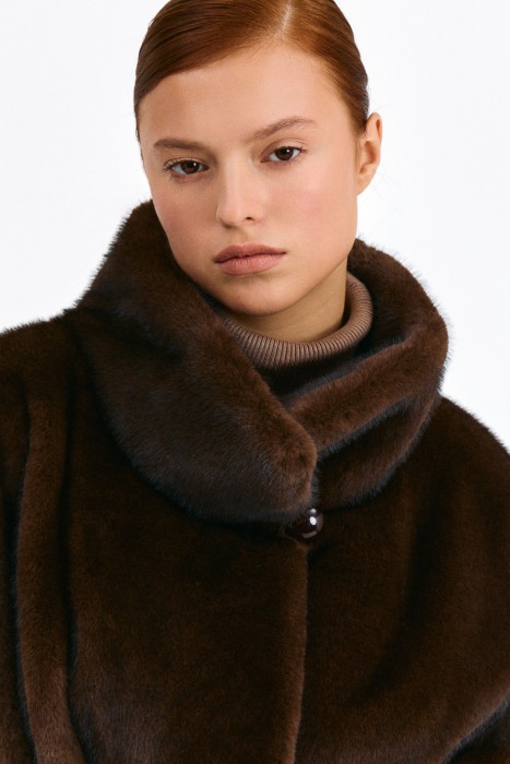 шуба из искусственного меха из россии вид сбоку