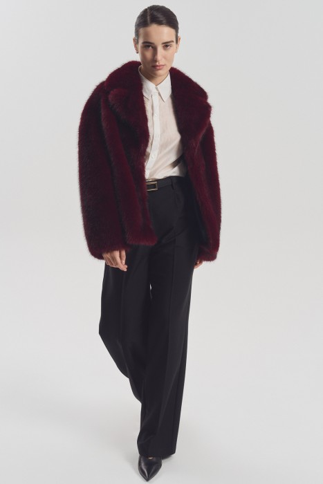 шуба из искусственного меха от бренда снежная королева вид слева