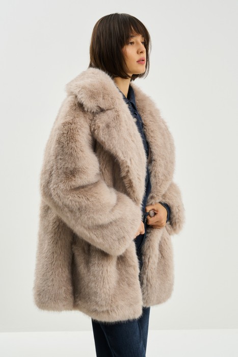 шуба из искусственного меха из россии вид сбоку