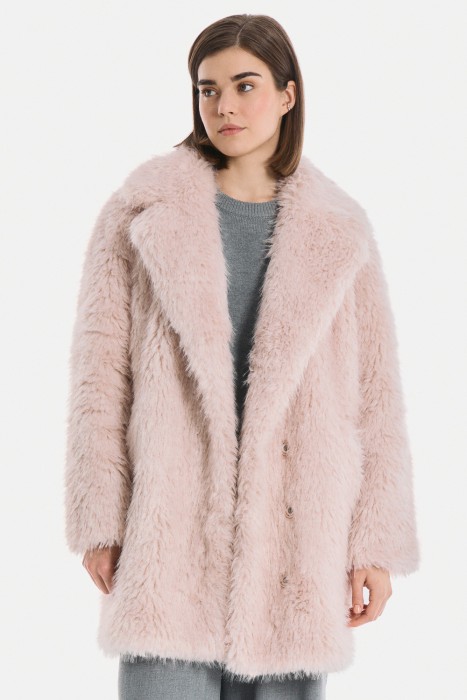 шуба из искусственного меха от бренда снежная королева вид слева