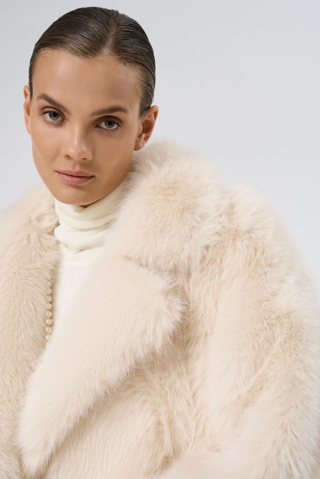 шуба из искусственного меха из россии вид сбоку