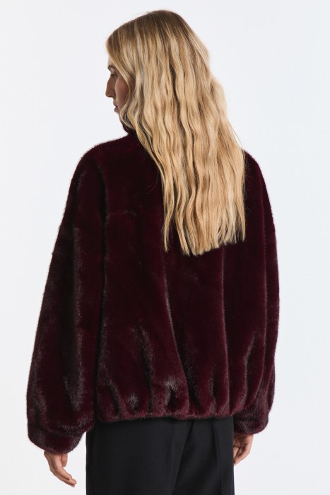 шуба из искусственного меха по цене 13450 руб вид справа