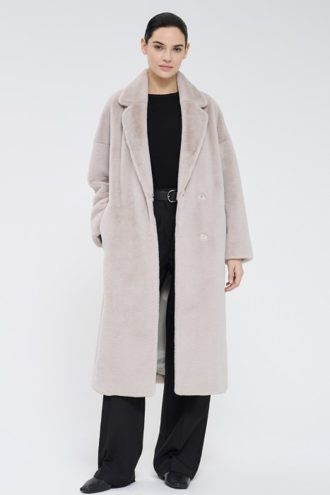 шуба из искусственного меха от бренда снежная королева вид слева