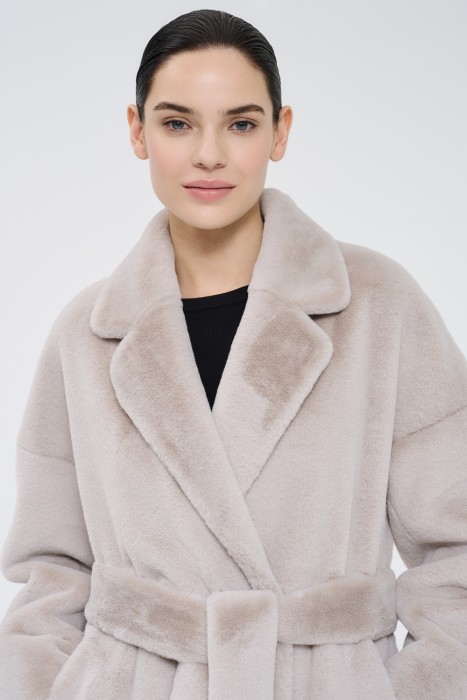 шуба из искусственного меха из россии вид сбоку