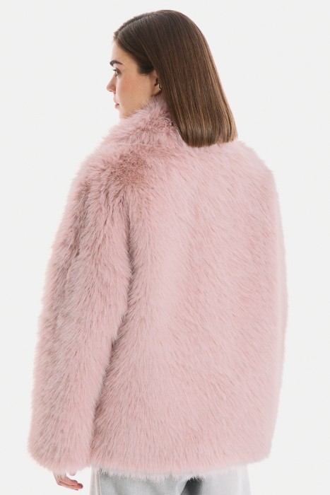 шуба из искусственного меха по цене 13450 руб вид справа