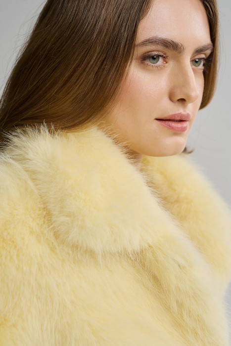 шуба из искусственного меха из россии вид сбоку