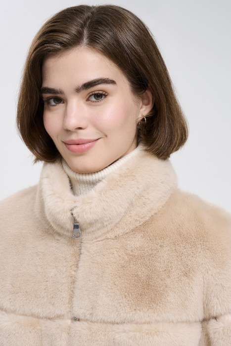 шуба из искусственного меха из россии вид сбоку