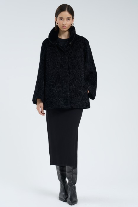 шуба из искусственного меха от бренда снежная королева вид слева