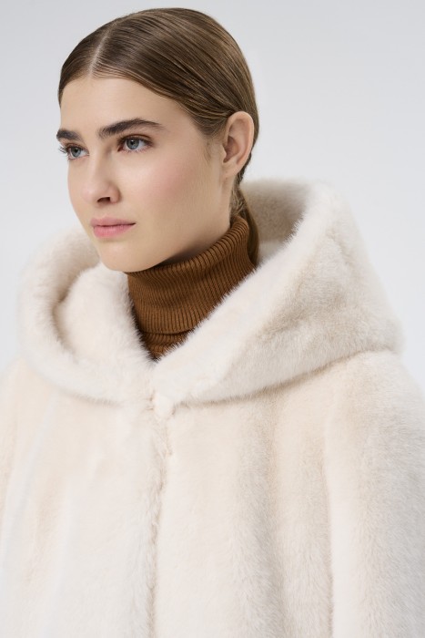 шуба из искусственного меха из россии вид сбоку