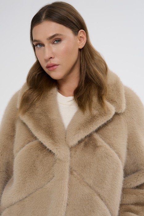 шуба из искусственного меха из россии вид сбоку
