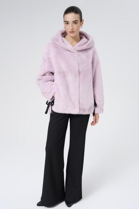 шуба из искусственного меха от бренда снежная королева вид слева