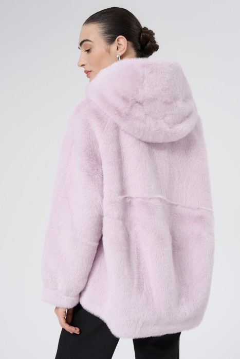 шуба из искусственного меха по цене 12870 руб вид справа