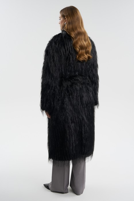 шуба из искусственного меха по цене 8460 руб вид справа