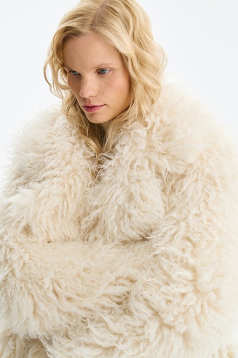 шуба из искусственного меха из россии вид сбоку