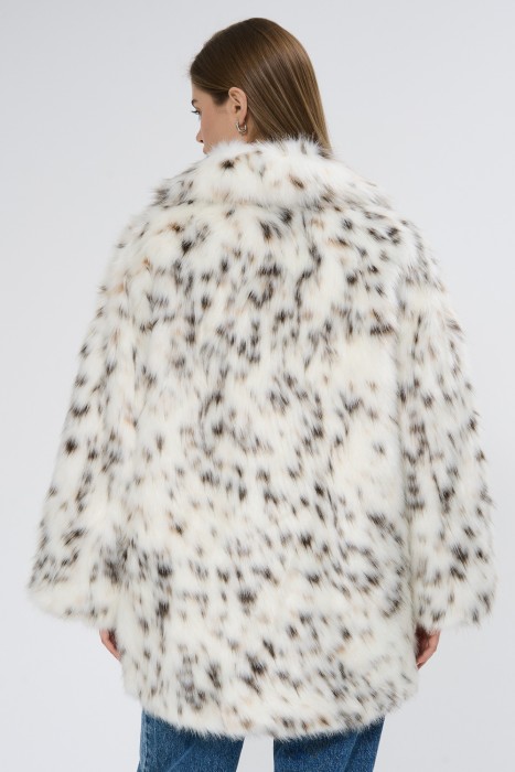 шуба из искусственного меха по цене 11660 руб вид справа