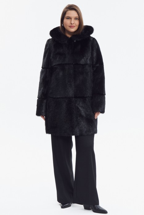 шуба из меха нутрии с капюшоном от бренда снежная королева вид слева