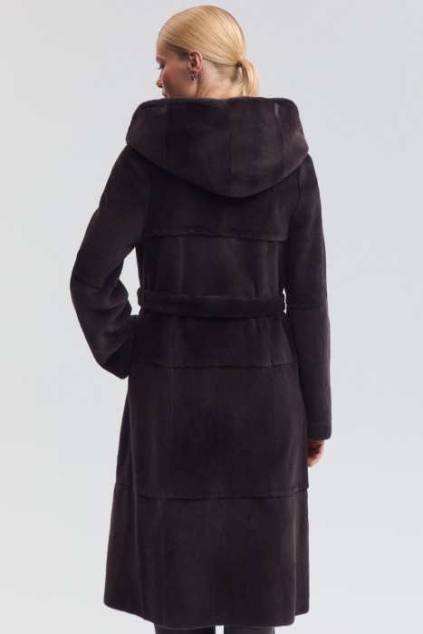 шуба из меха нутрии с капюшоном по цене 38630 руб вид справа