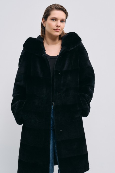 шуба из меха нутрии с отделкой мехом норки 788757003 фотография