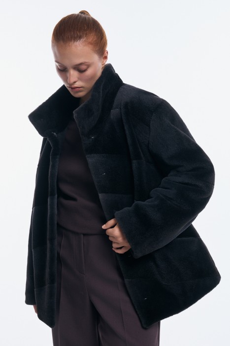 шуба из меха нутрии от бренда снежная королева вид слева