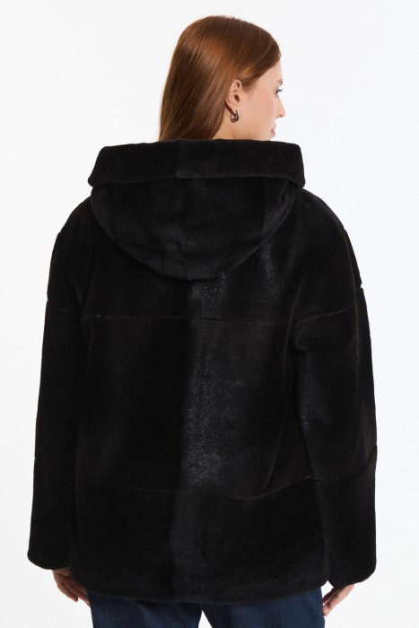 шуба из меха нутрии по цене 25280 руб вид справа