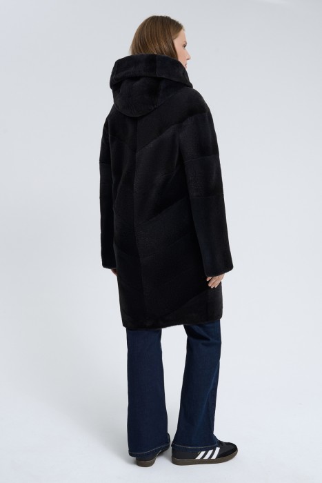 шуба из меха нутрии по цене 26690 руб вид справа