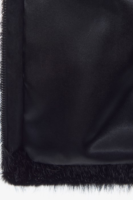 шуба из меха нутрии от бренда снежная королева вид слева