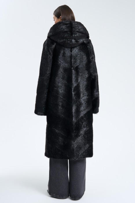 шуба из меха нутрии по цене 20150 руб вид справа