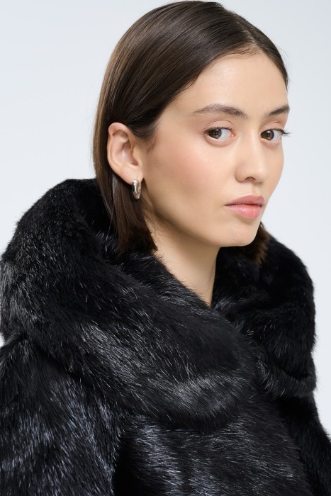 шуба из меха нутрии из россии вид сбоку