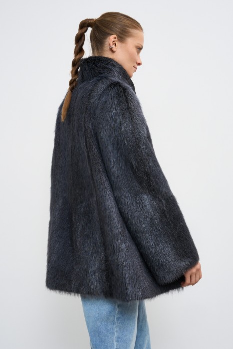 шуба из меха нутрии по цене 20150 руб вид справа