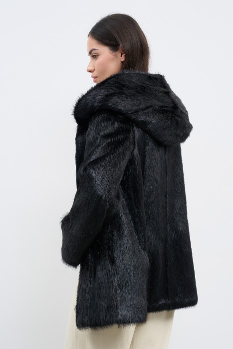 шуба из меха нутрии по цене 17780 руб вид справа