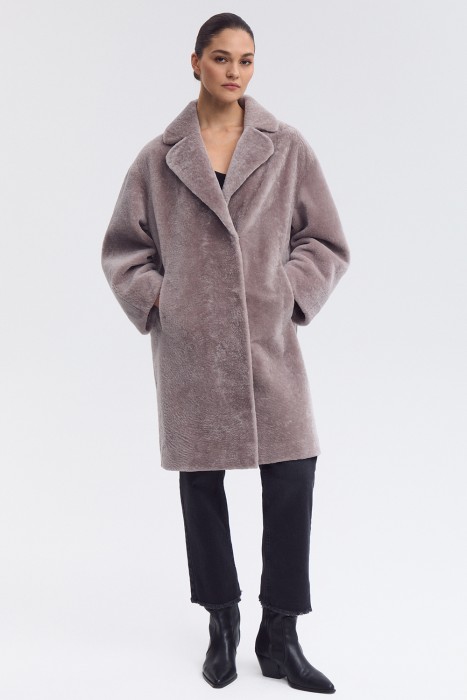 шуба из овчины астраган по цене 43960 руб вид справа