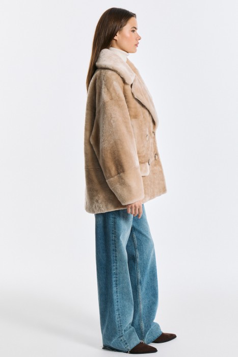 шуба из овчины с английским воротником из россии вид сбоку