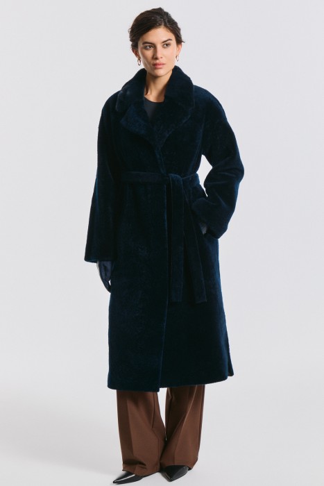 шуба из овчины с норковой отделкой по цене 59720 руб вид справа