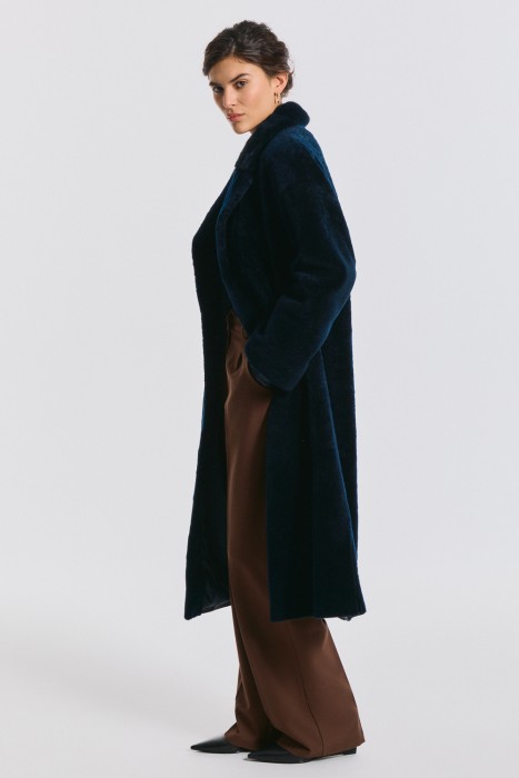 шуба из овчины с норковой отделкой из россии вид сбоку