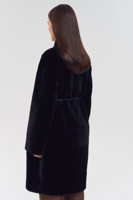 шуба из овчины с поясом по цене 22640 руб вид справа