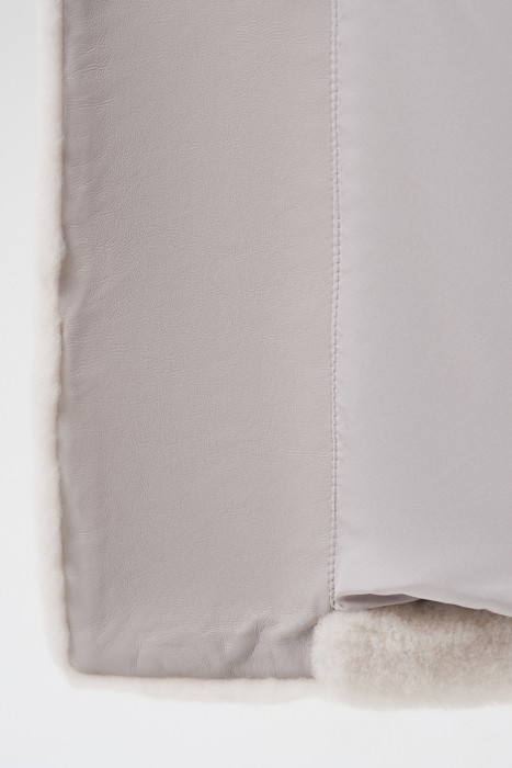 шуба из овчины с поясом из россии вид сбоку