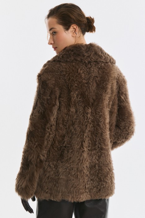 шуба из овчины с поясом по цене 38830 руб вид справа